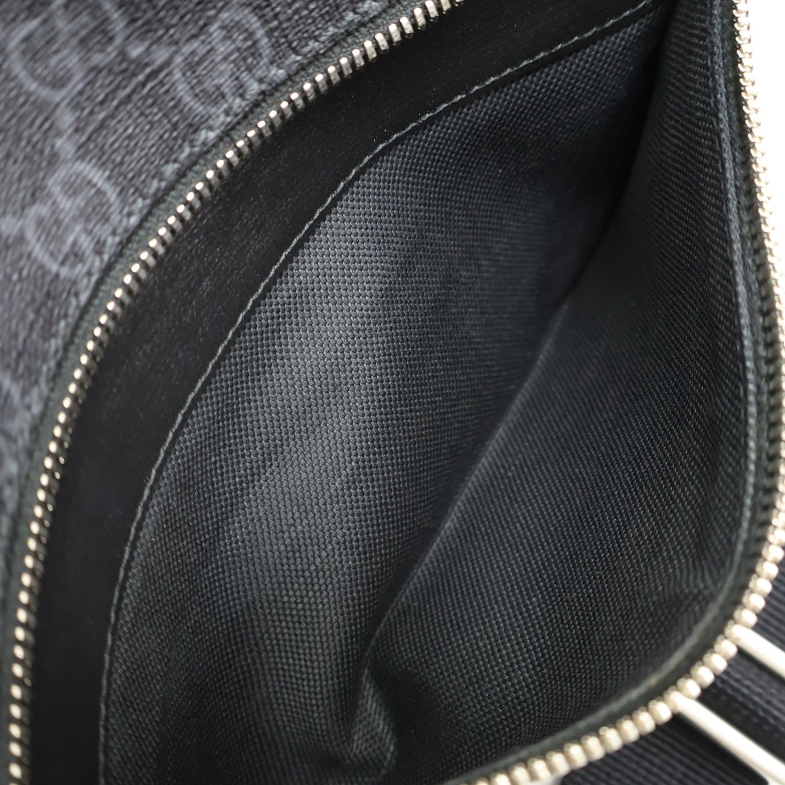 GG Supreme Belt Bag — view 3