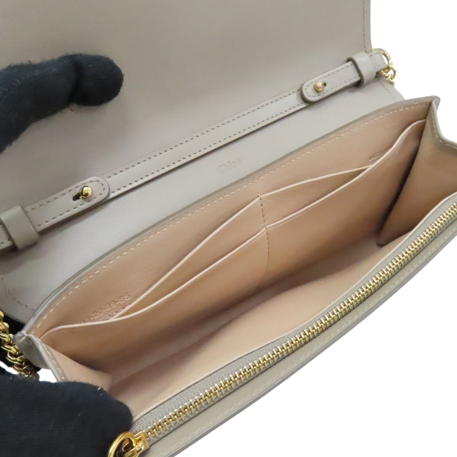 Calfskin Aby Wallet On Chain — view 3