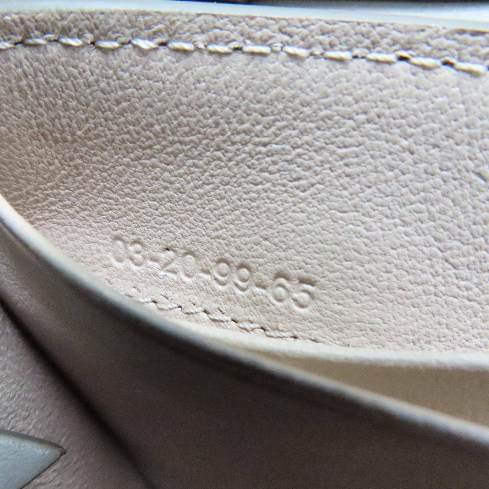 Calfskin Aby Wallet On Chain — view 6