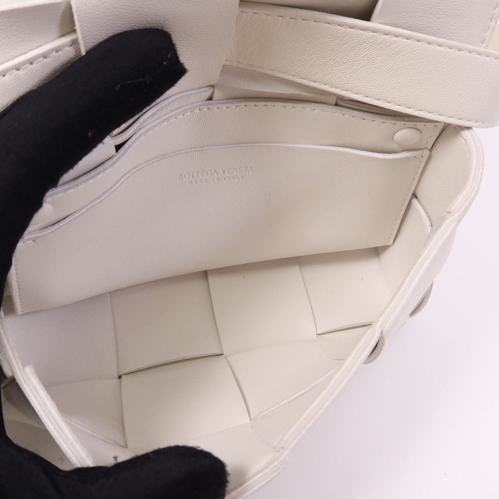 Cowhide Leather Cassette Bag Shoulder Back Bag White Calfskin (cowhide) — view 5