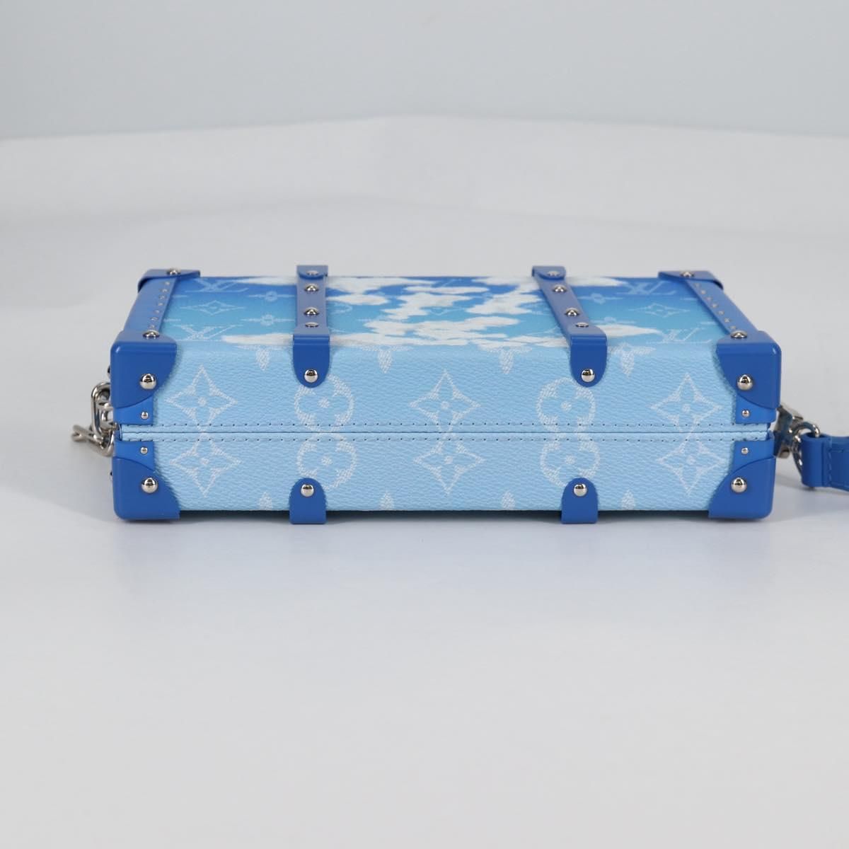 Clouds Trunk Clutch Blue White M 20403 Auth, Blue — view 6