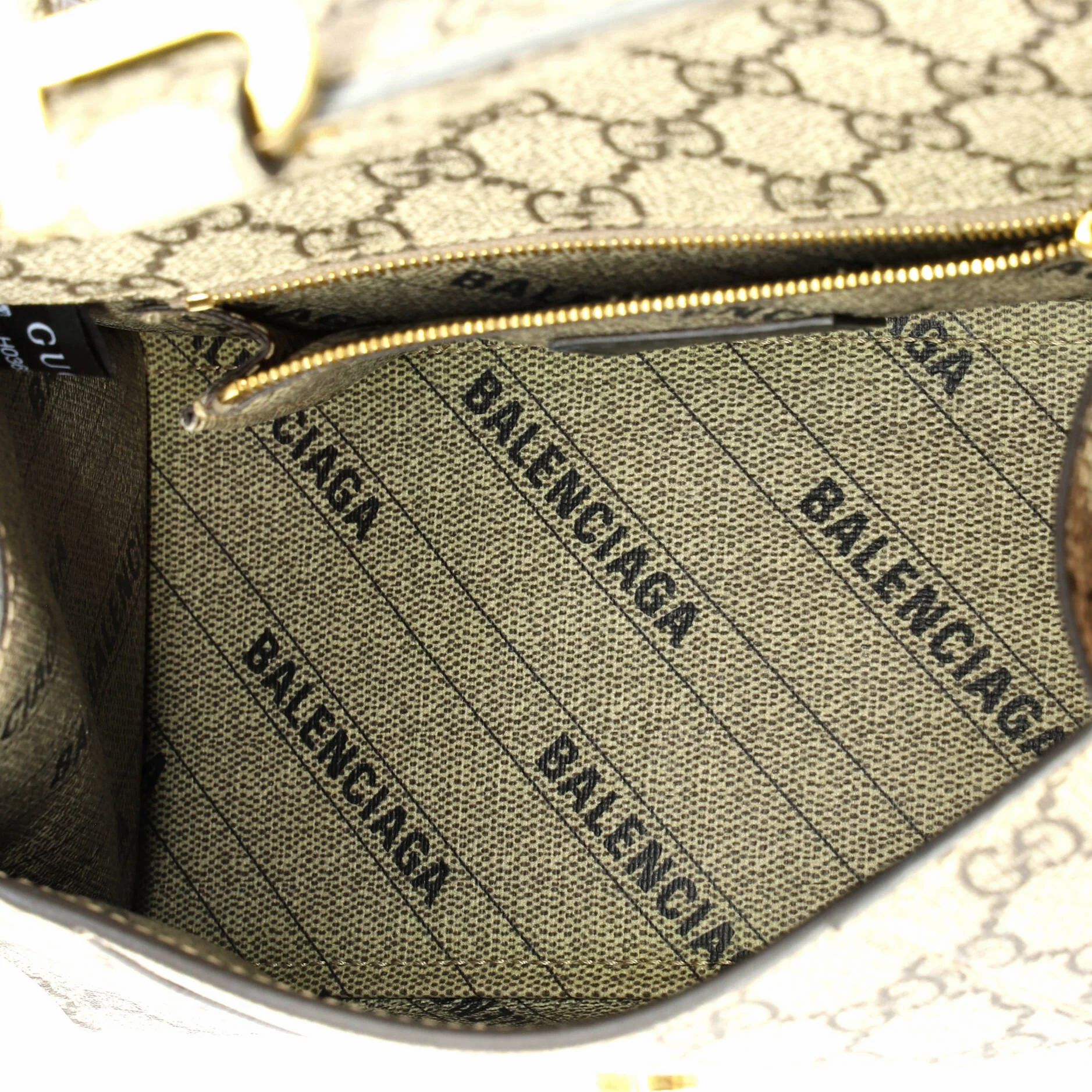 X Balenciaga The Hacker Project Hourglass Top Handle Bag Gg Coated Canvas Small — view 5