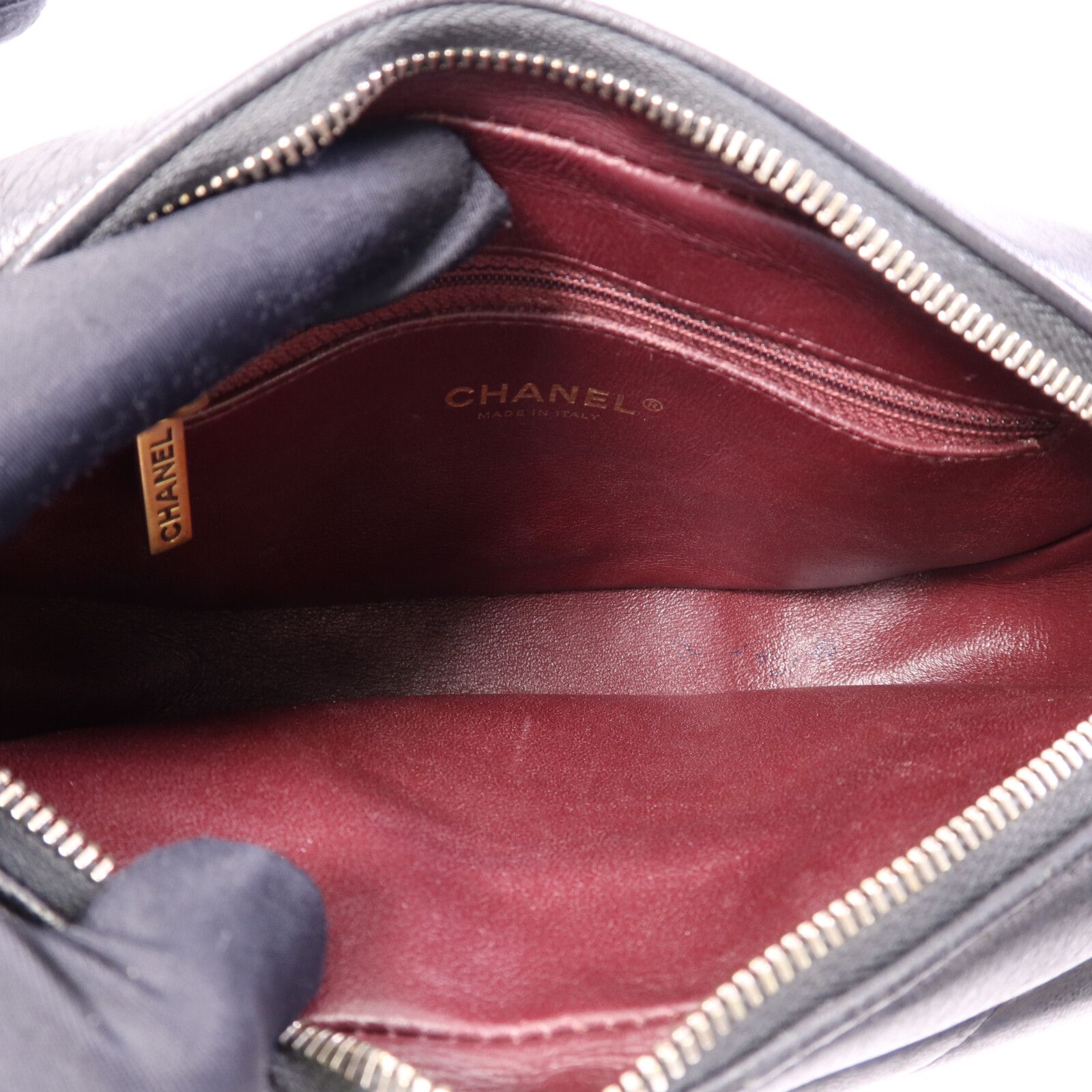 Cruise 2016 Herringbone (Chevron) Leather Camera Case — view 5