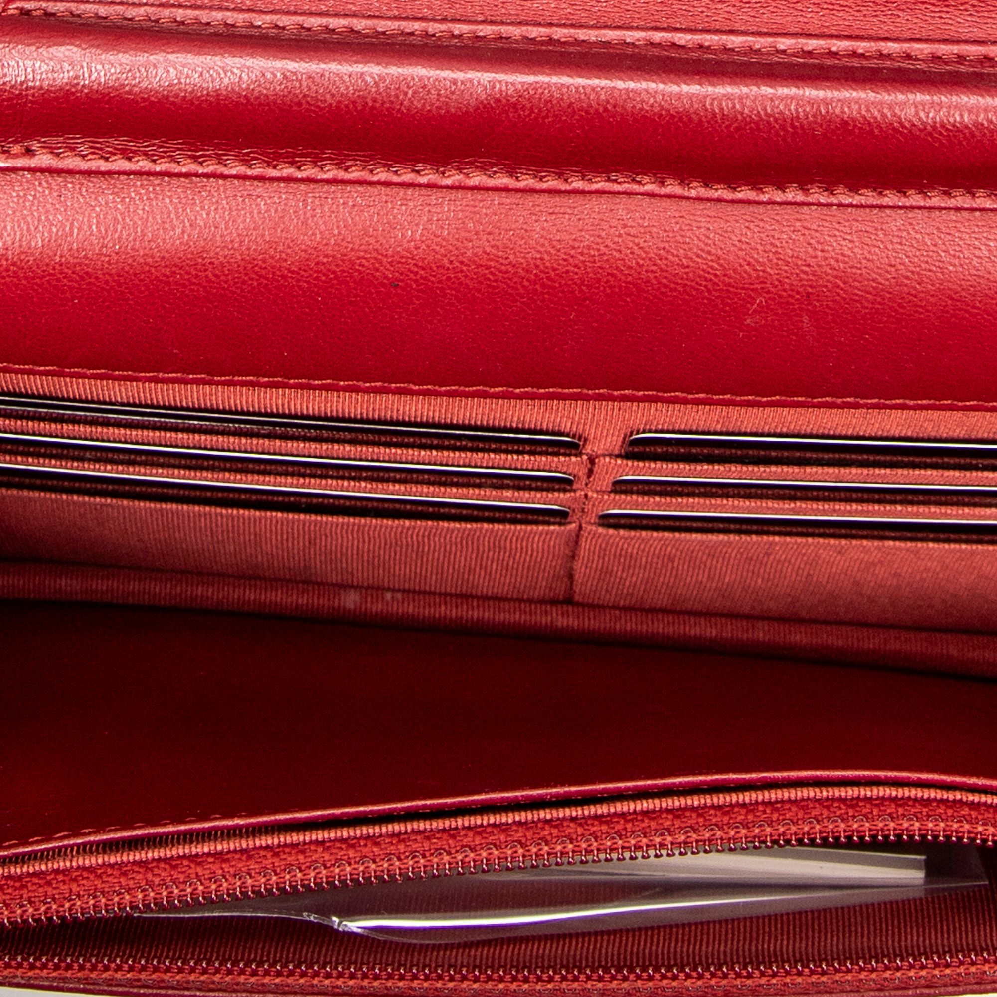 Classic Wallet on Chain Red Quilted Lambskin Leather Silver — view 9