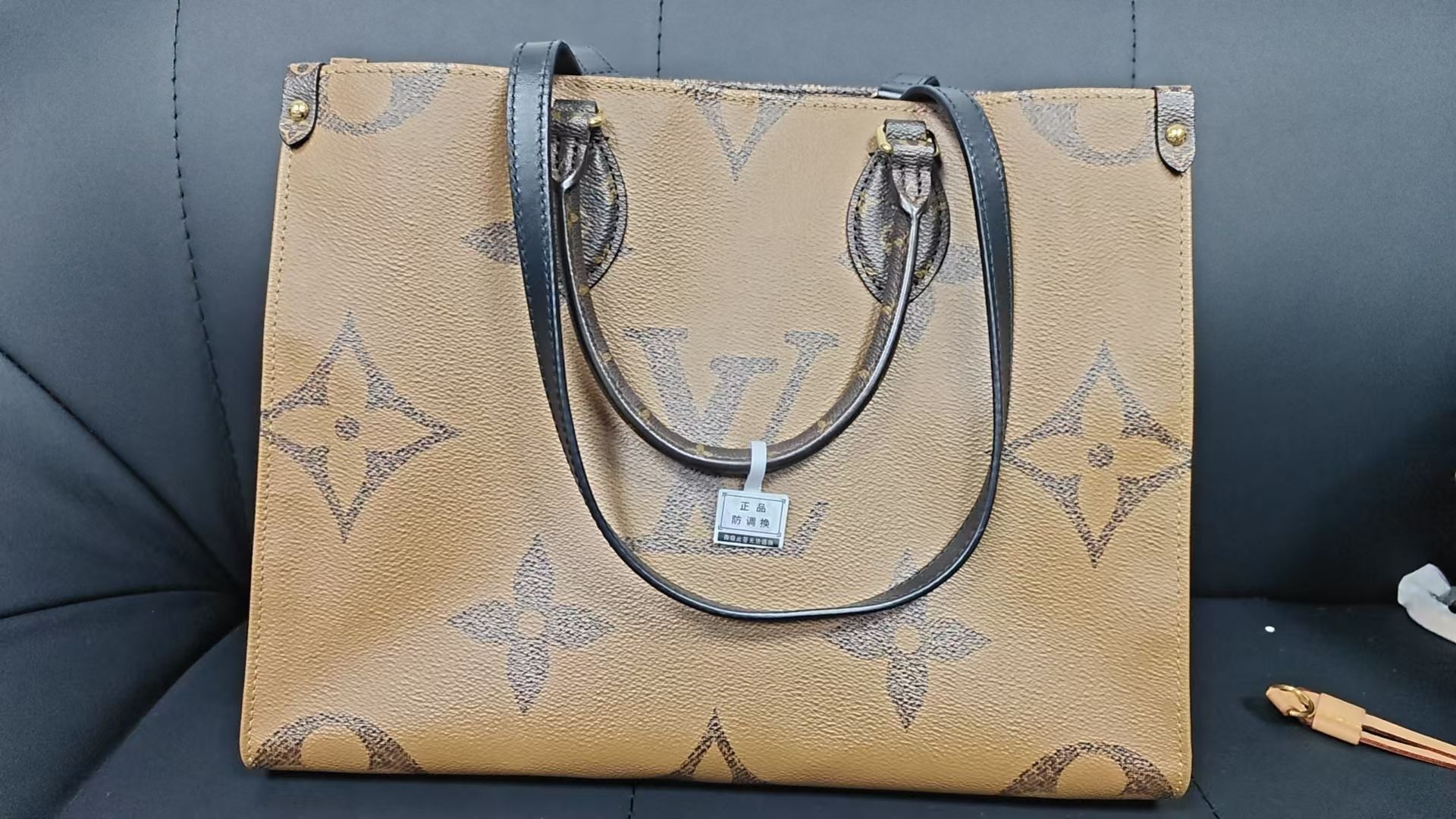 OnTheGo NM MM, Monogram Giant — view 5