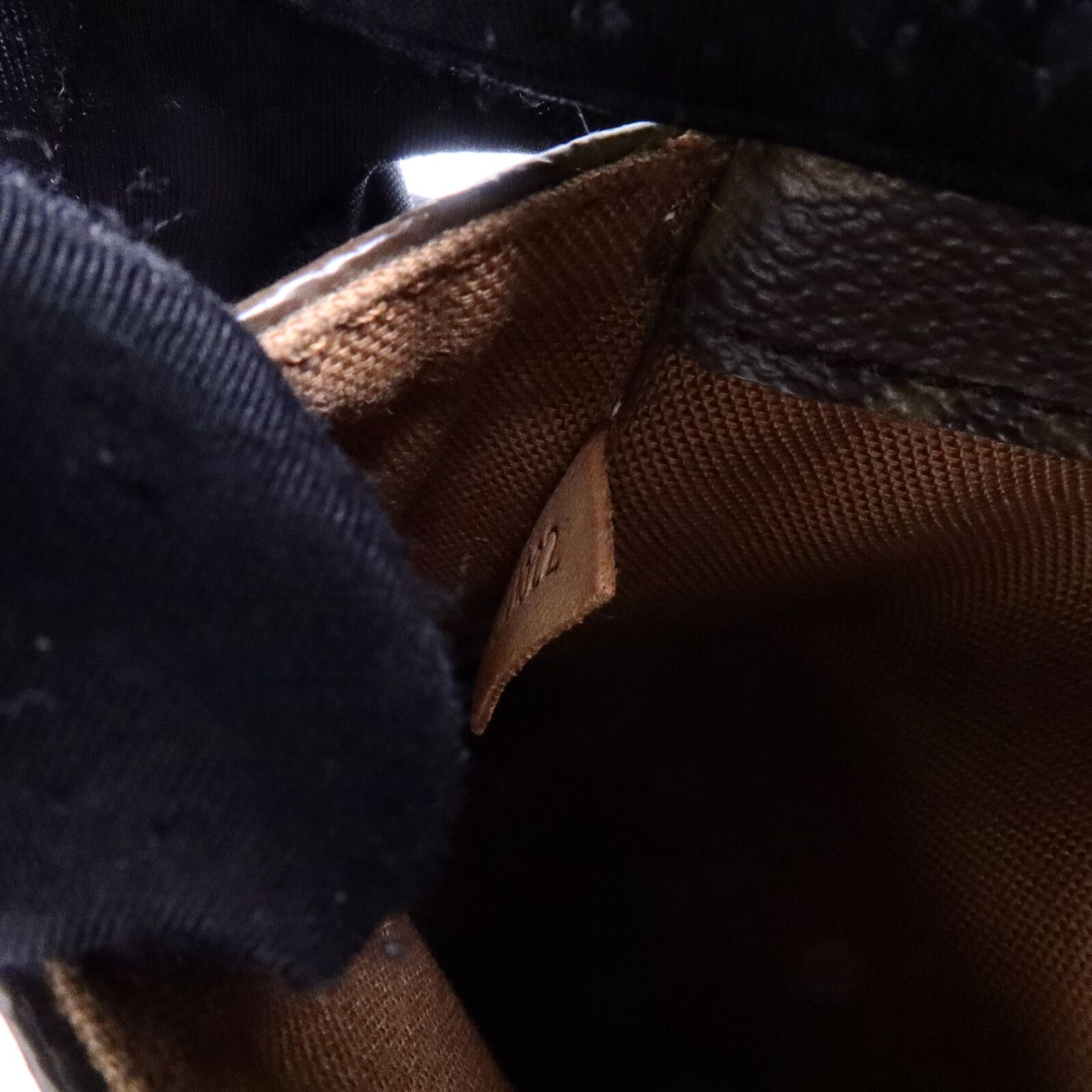 Pochette Gange, Monogram — view 8