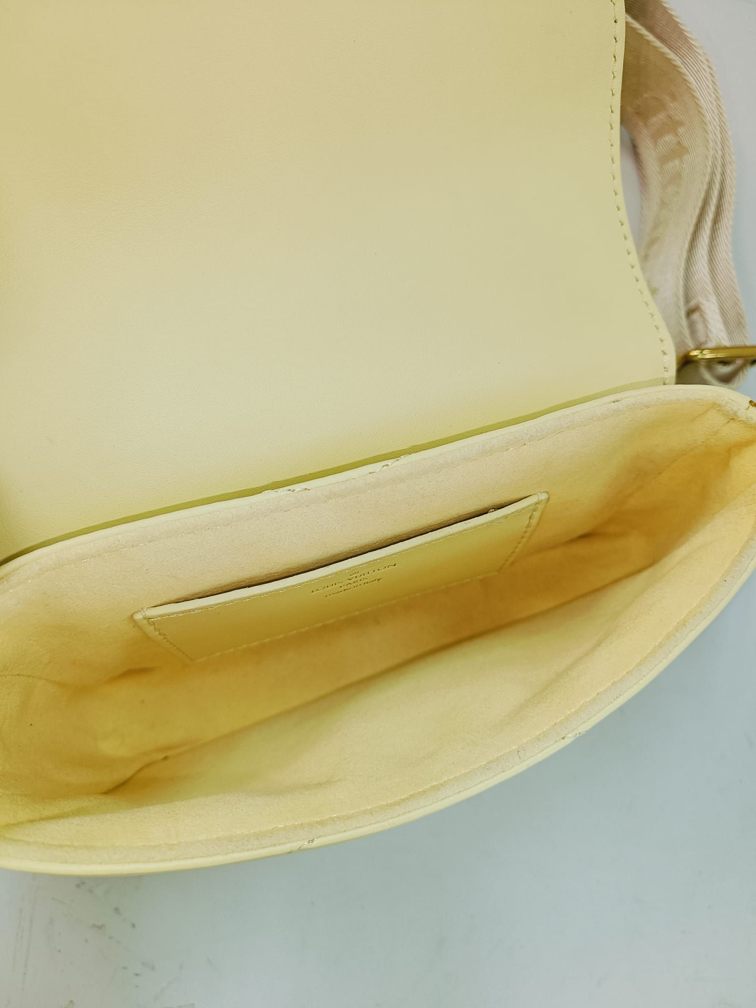 New Wave Multi-Pochette   Yellow/Gold,Leather — view 4