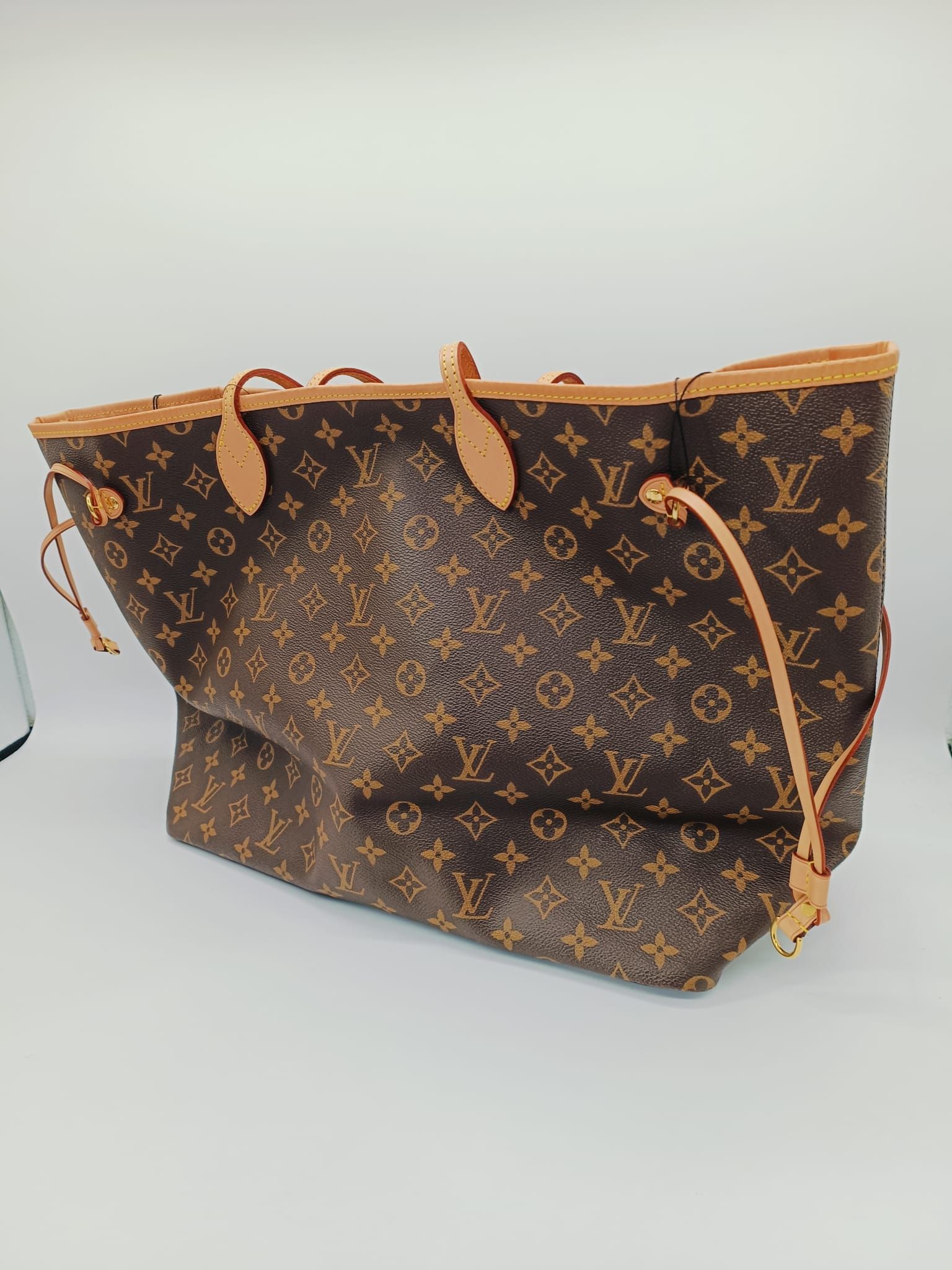 Neverfull NM GM, Monogram — view 2