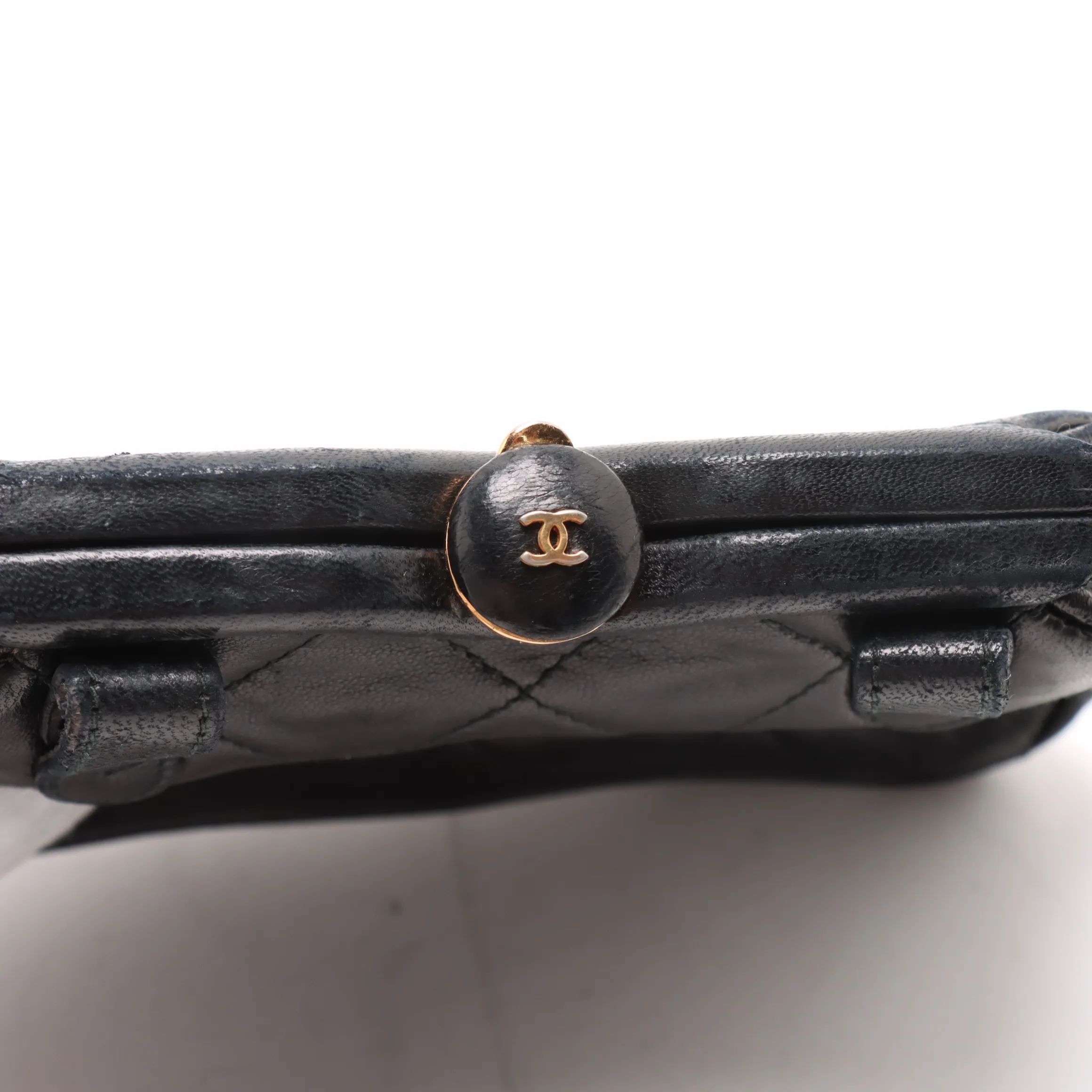 Matelasse Chain Shoulder Bag Gamaguchi Black Gold Metal Fittings 1xxxxxx — view 11