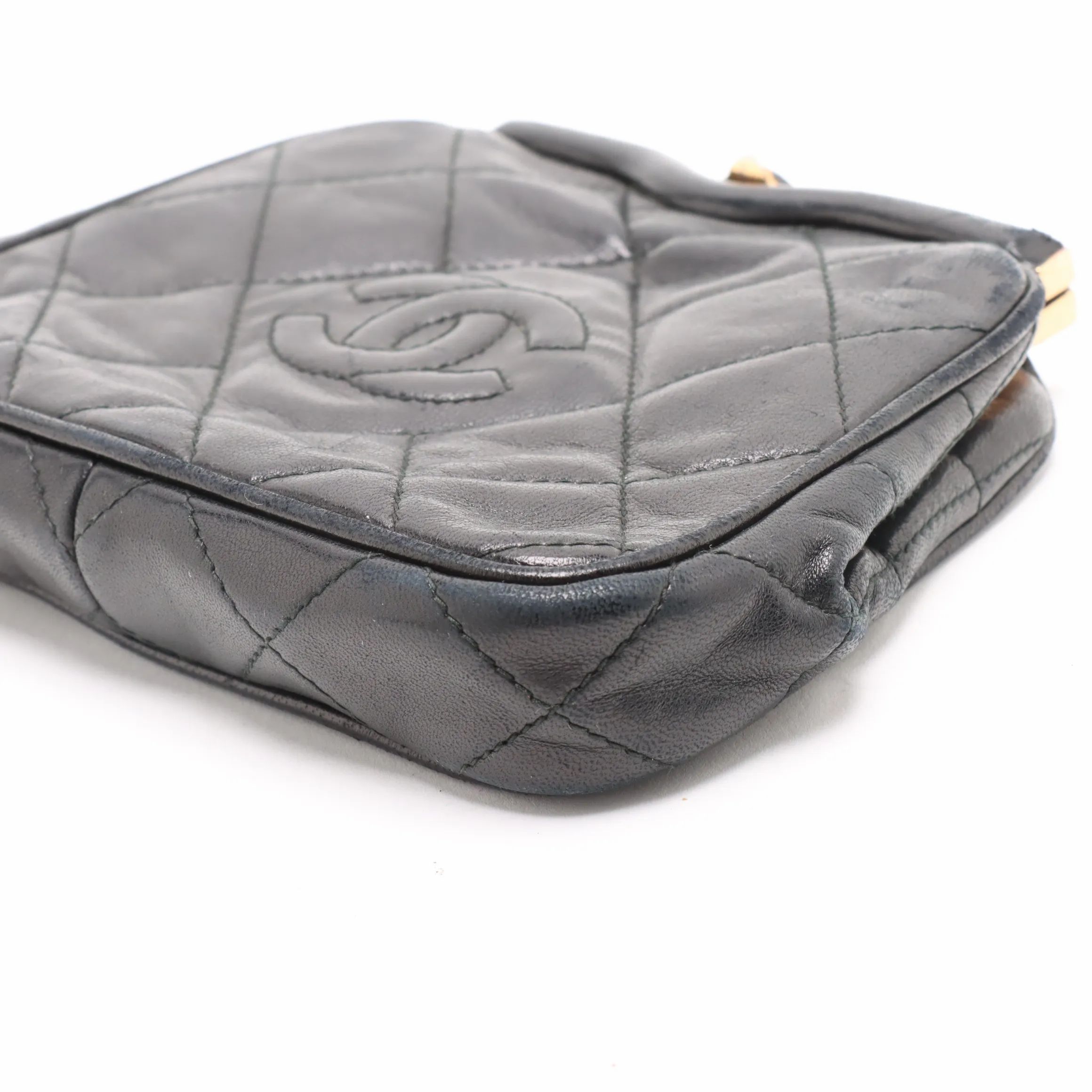 Matelasse Chain Shoulder Bag Gamaguchi Black Gold Metal Fittings 1xxxxxx — view 3