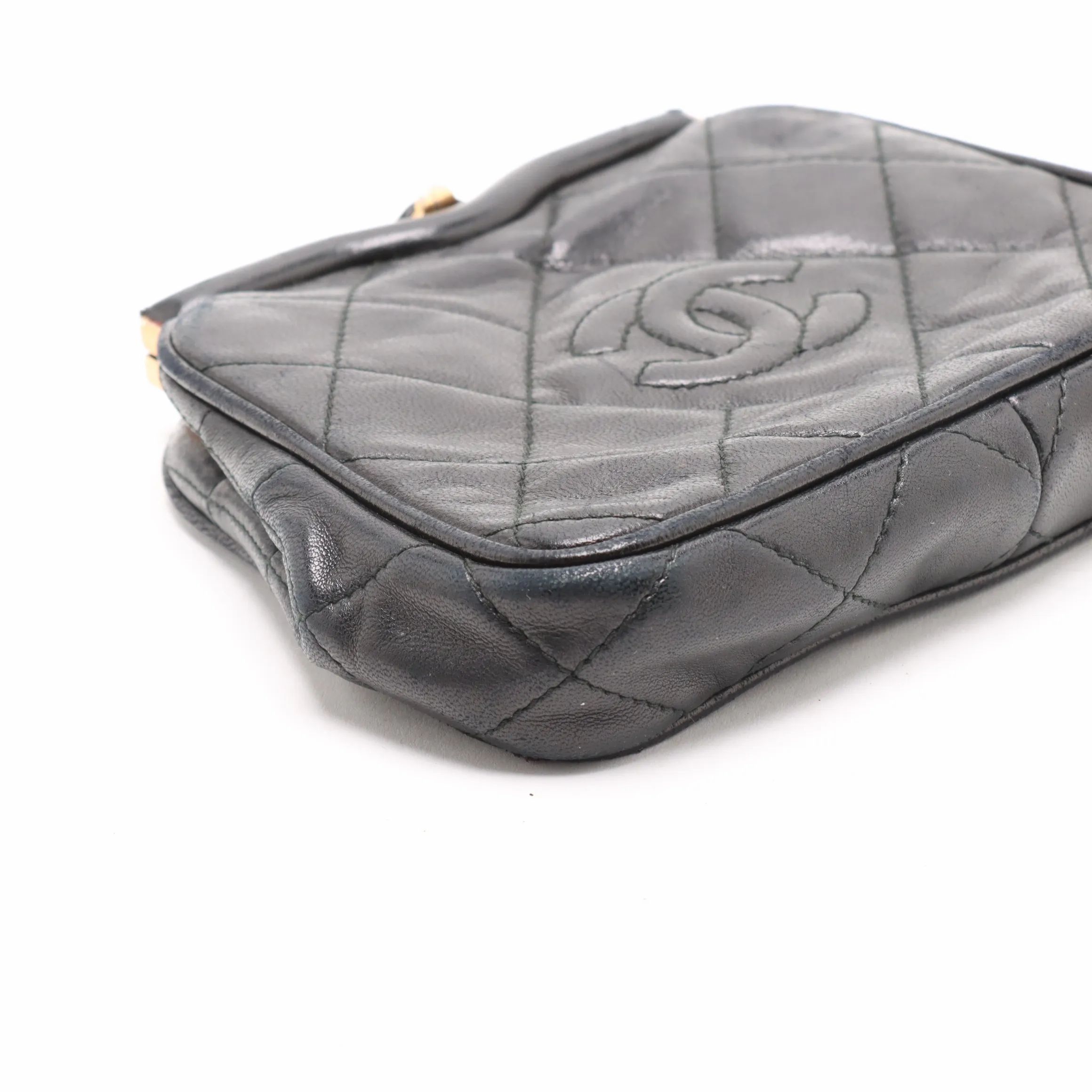 Matelasse Chain Shoulder Bag Gamaguchi Black Gold Metal Fittings 1xxxxxx — view 4