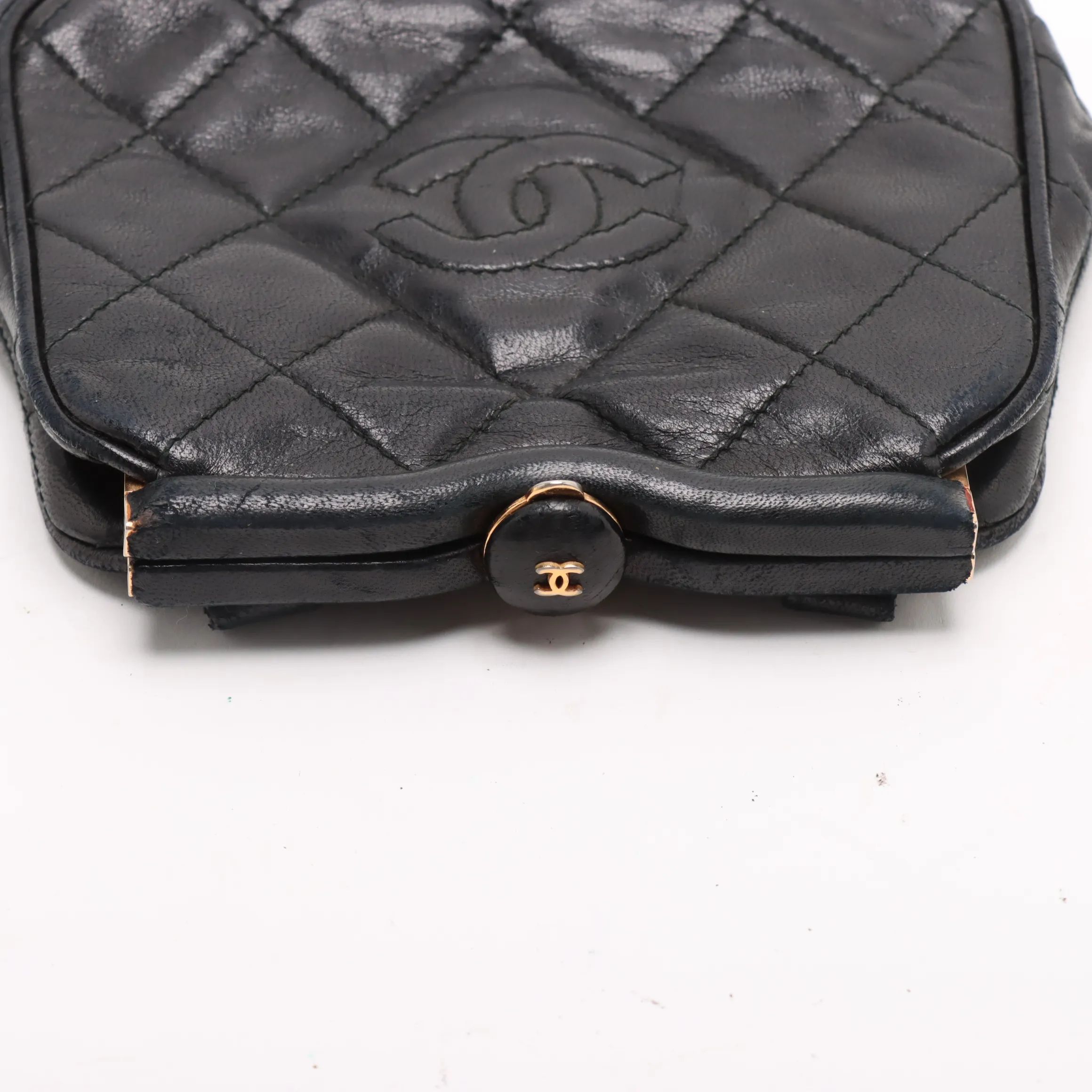 Matelasse Chain Shoulder Bag Gamaguchi Black Gold Metal Fittings 1xxxxxx — view 5