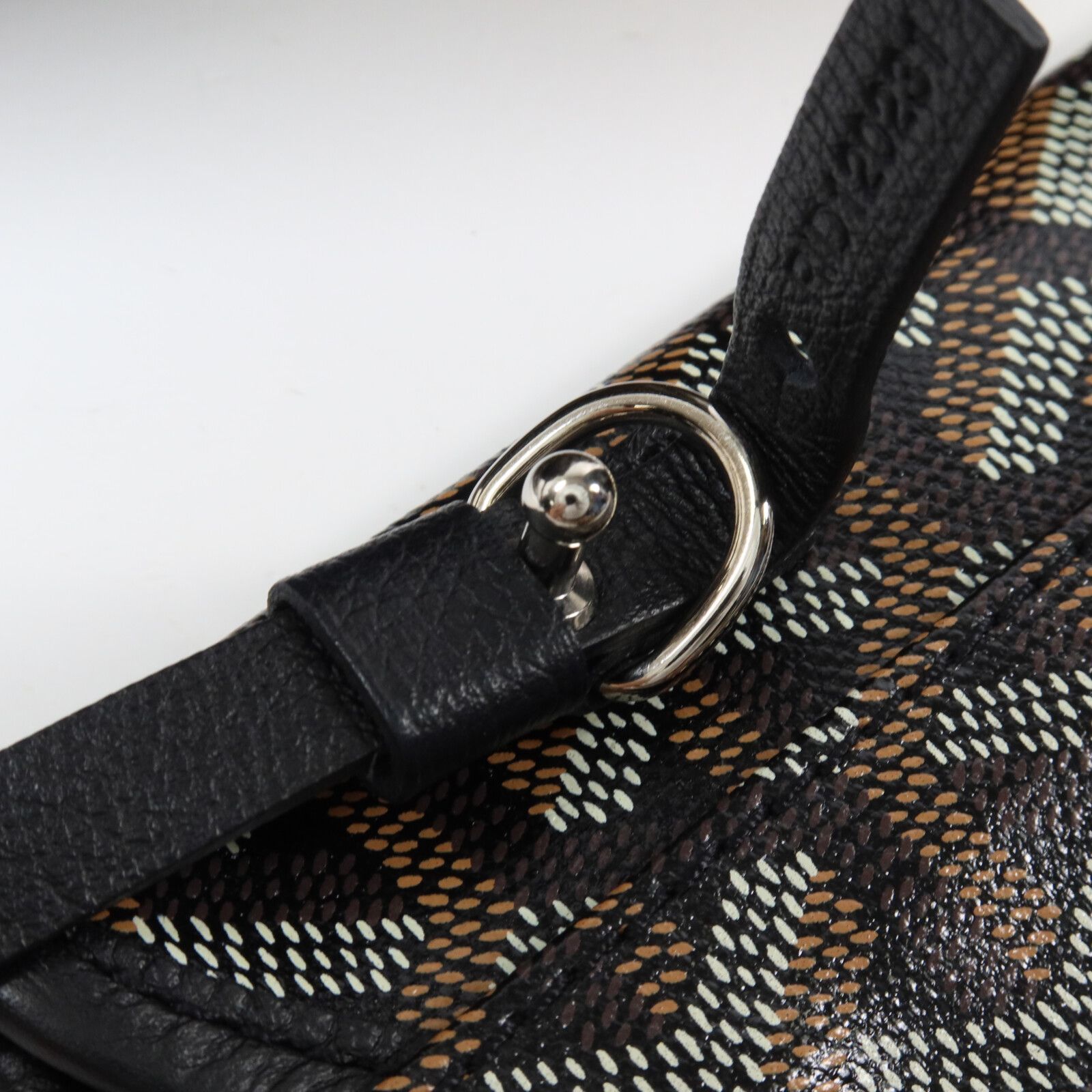 Black Saint Louis GM w/Pouch — view 9