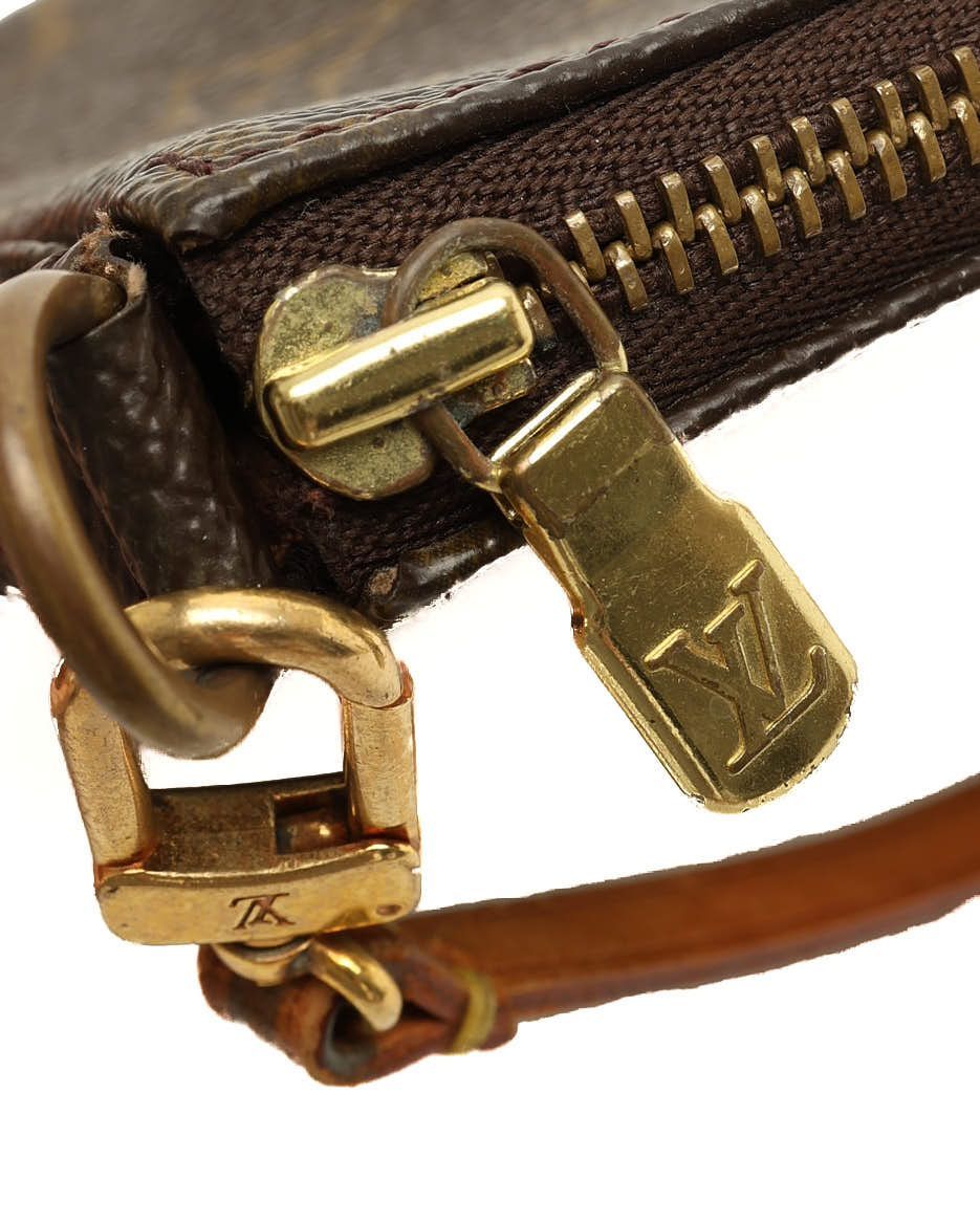 Pochette Accessoires, Monogram — view 6