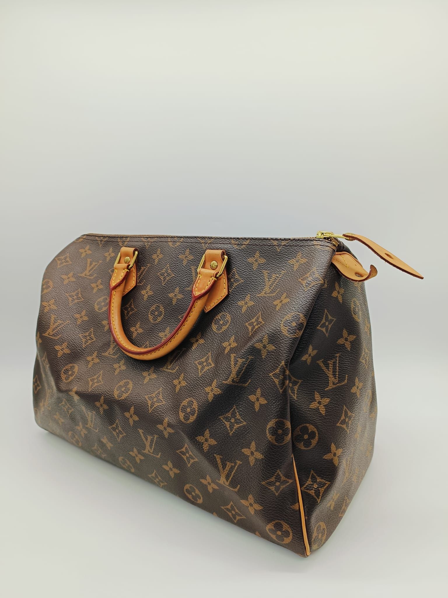 Speedy 30, Monogram — view 2