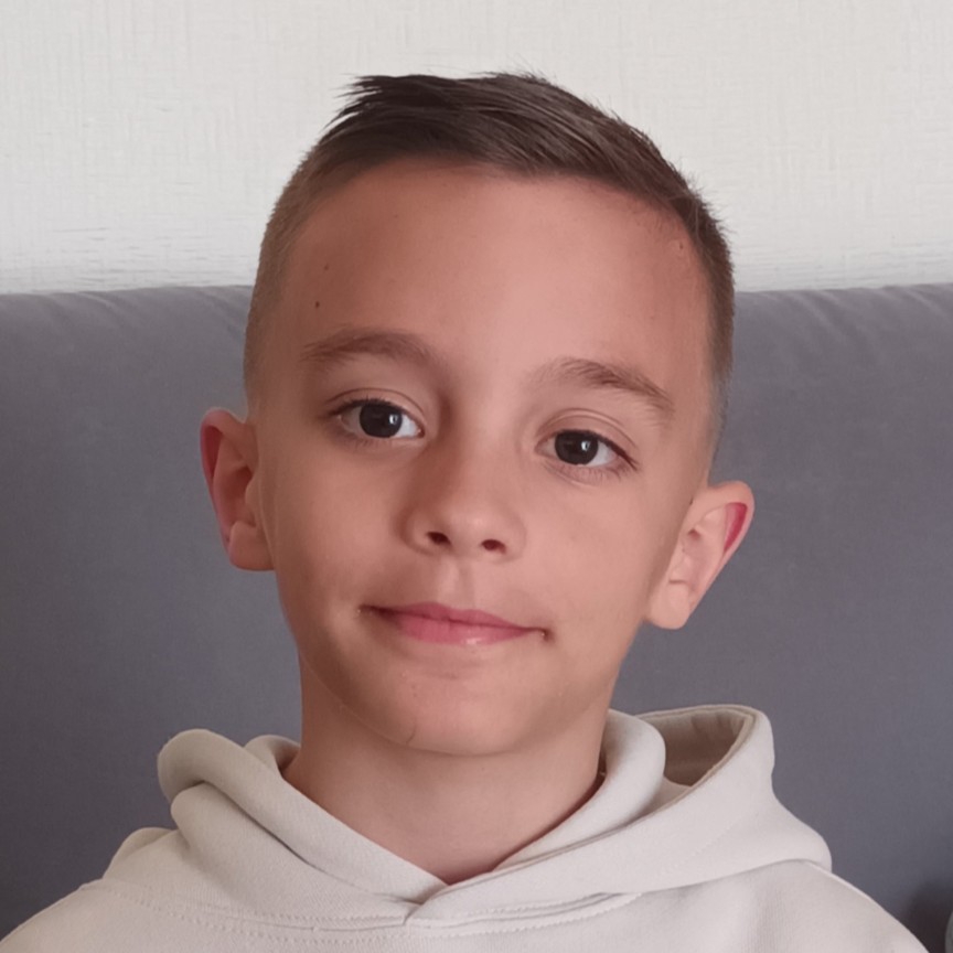 ENZO  GARRIDO CÁMARA 