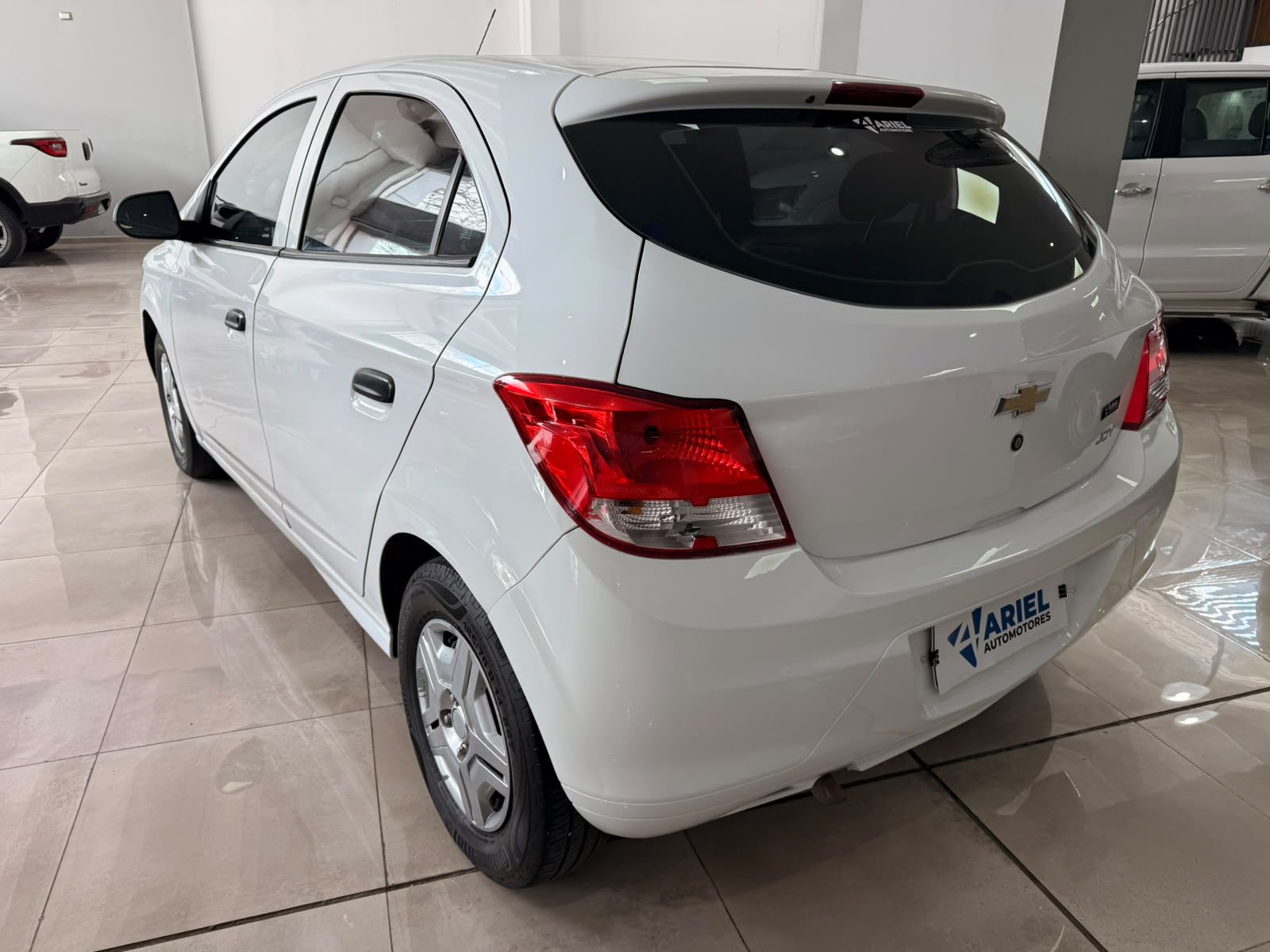 Chevrolet Onix Joy 5P 1.4 N LS - Imagen 5