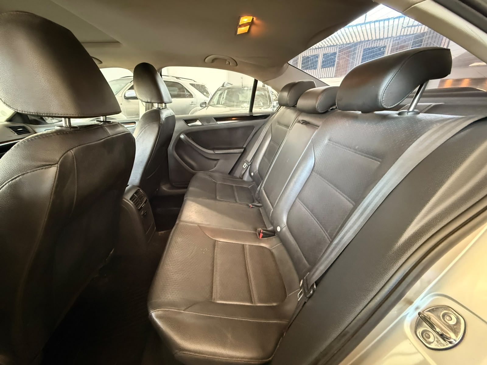 volkswagen vento 2.0TDI - Imagen 7