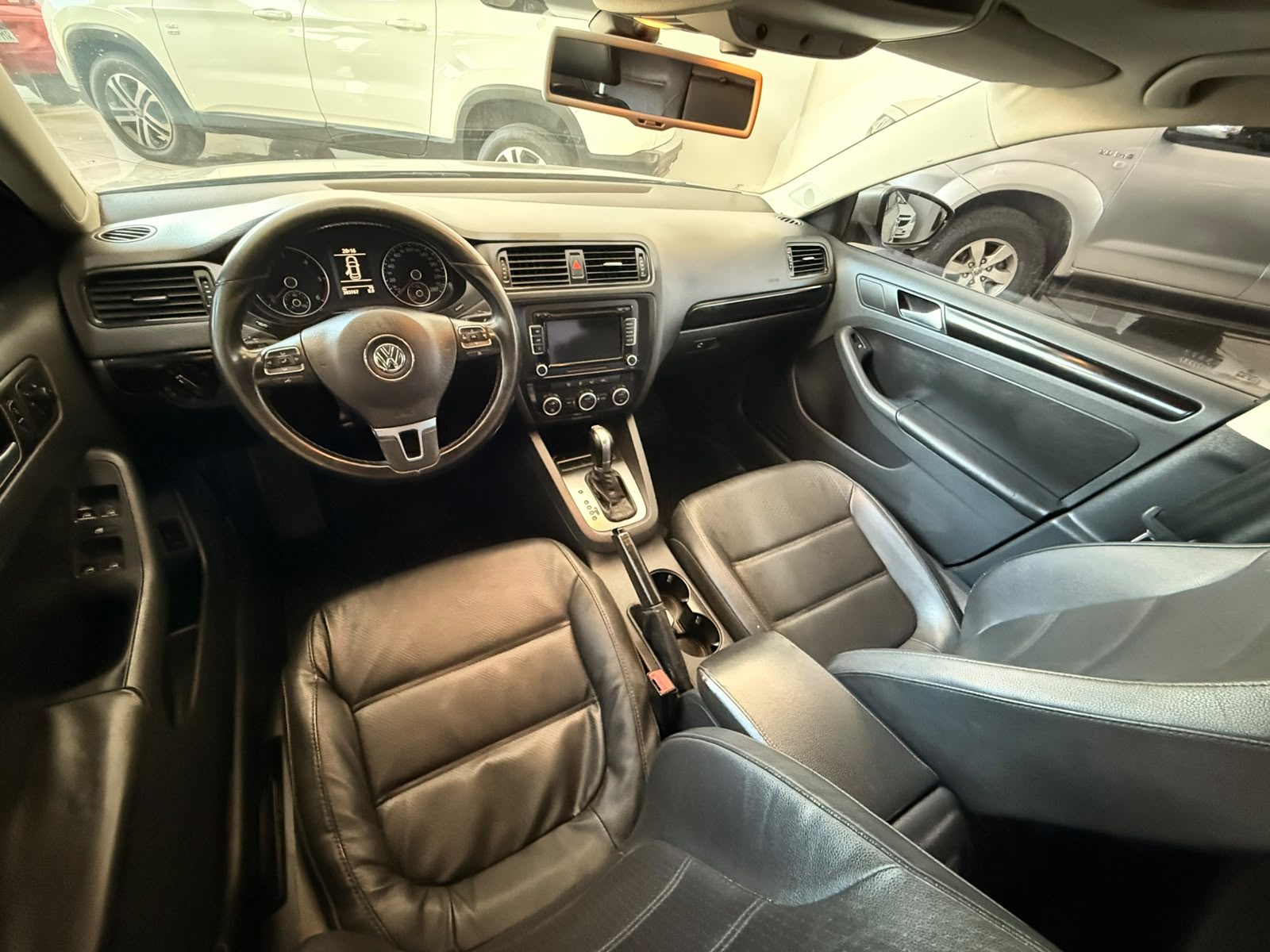 volkswagen vento 2.0TDI - Imagen 8