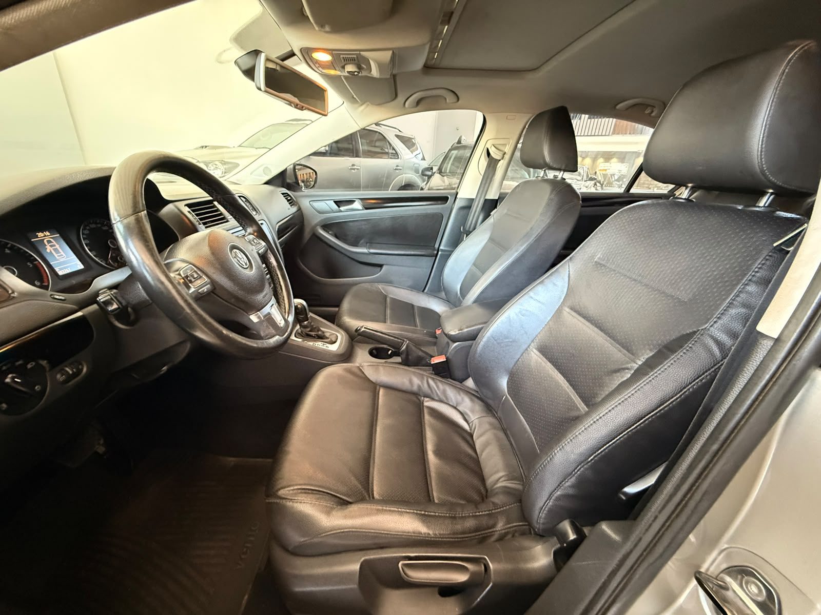 volkswagen vento 2.0TDI - Imagen 10