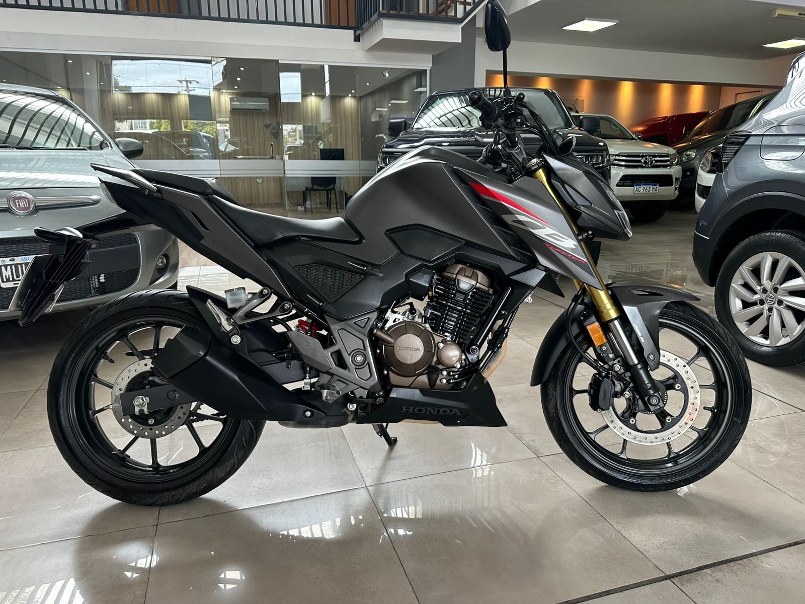 HONDA CB 300 - Imagen 6
