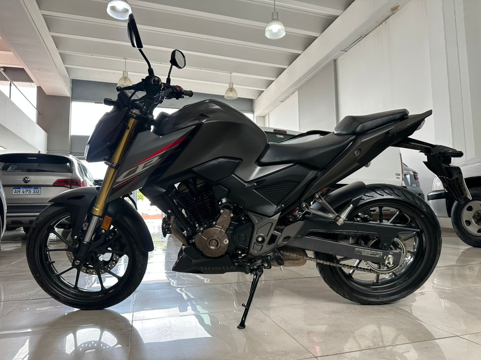 HONDA CB 300 - Imagen 13