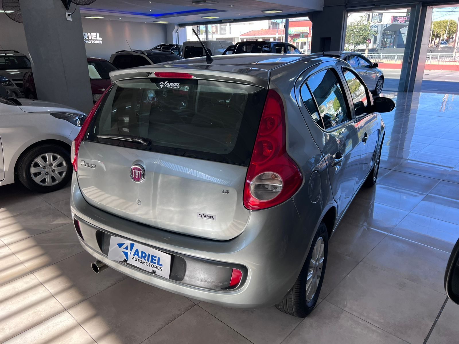 Fiat Palio 1,4 Atractive - Imagen 8
