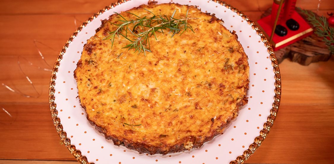 Torta de bacalhau com arroz e nozes