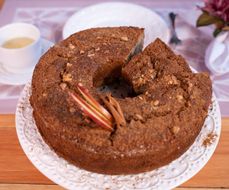 Bolo de Maçã com castanha e canela