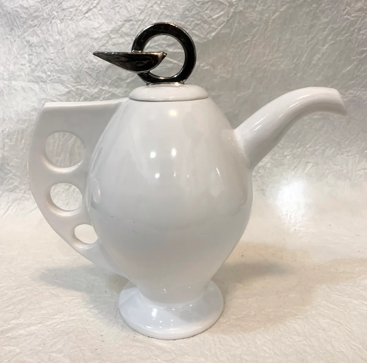 Winged teapot — image 1 of 1