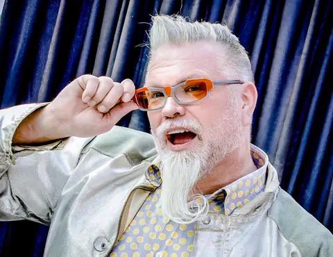 Marshall Shore, Hip Historian
