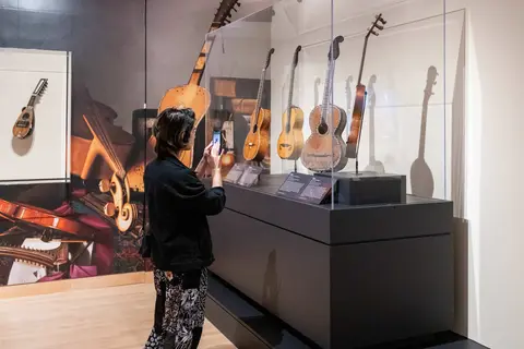 Stradivarius and the Golden Age of Violins and Guitars  gallery photo 3