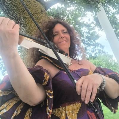 Ceciliatheviolinist
