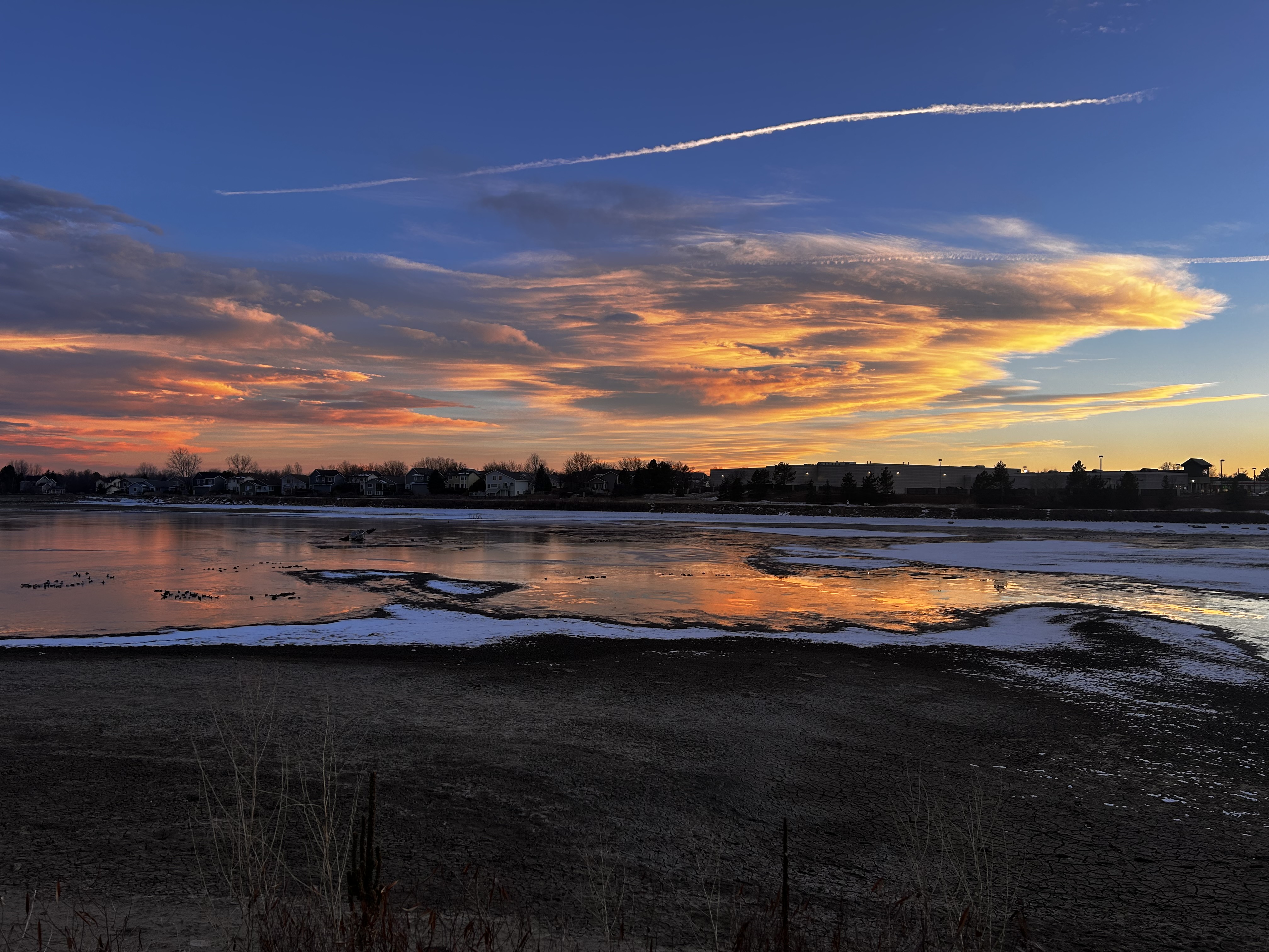 Natural landscape photography with an emphasis on skylines and sunrise/sunsets