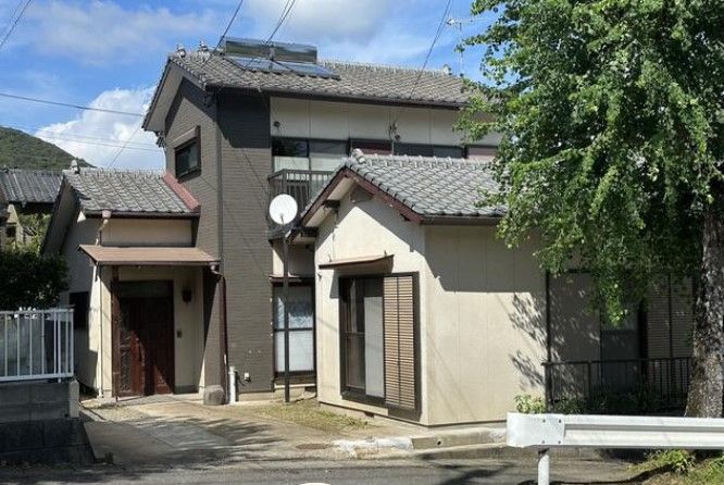 長崎市平山台1丁目の中古住宅｜5DK+1DK・1,290万円 物件写真 1