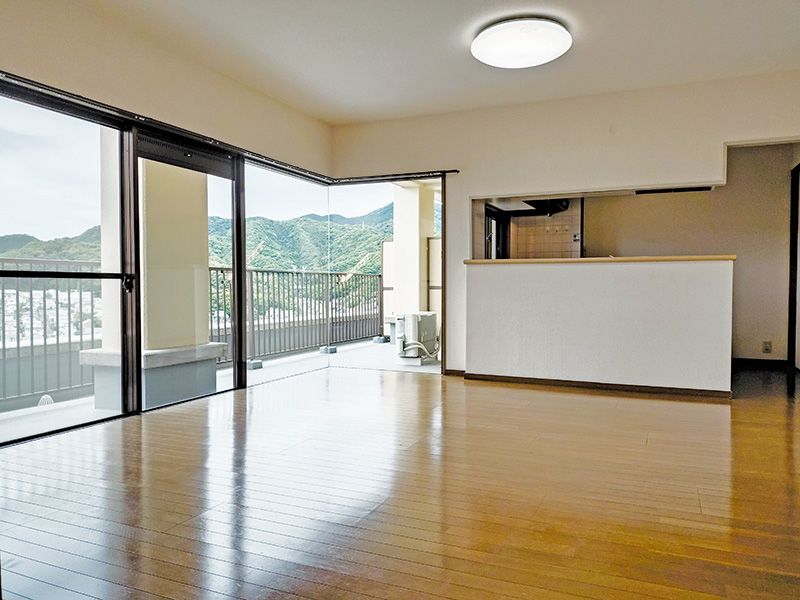 長崎市赤迫1丁目の中古マンション｜4LDK・1,100万円 物件写真 2