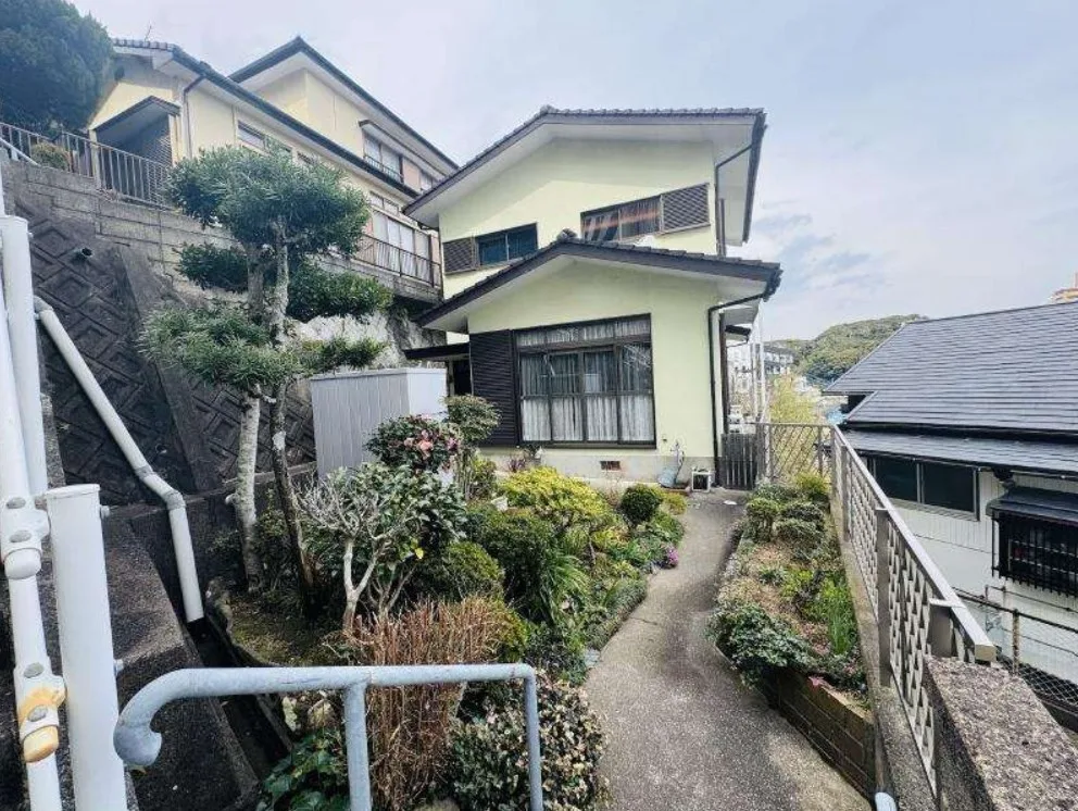 長崎市葉山1丁目の中古住宅｜5LDK・430万円 物件写真 1