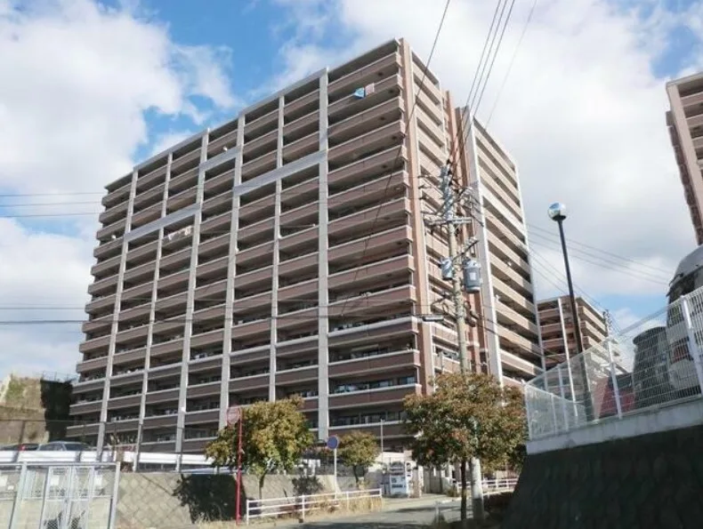 長崎市戸町1丁目の中古マンション｜4LDK・2,200万円 物件写真 1