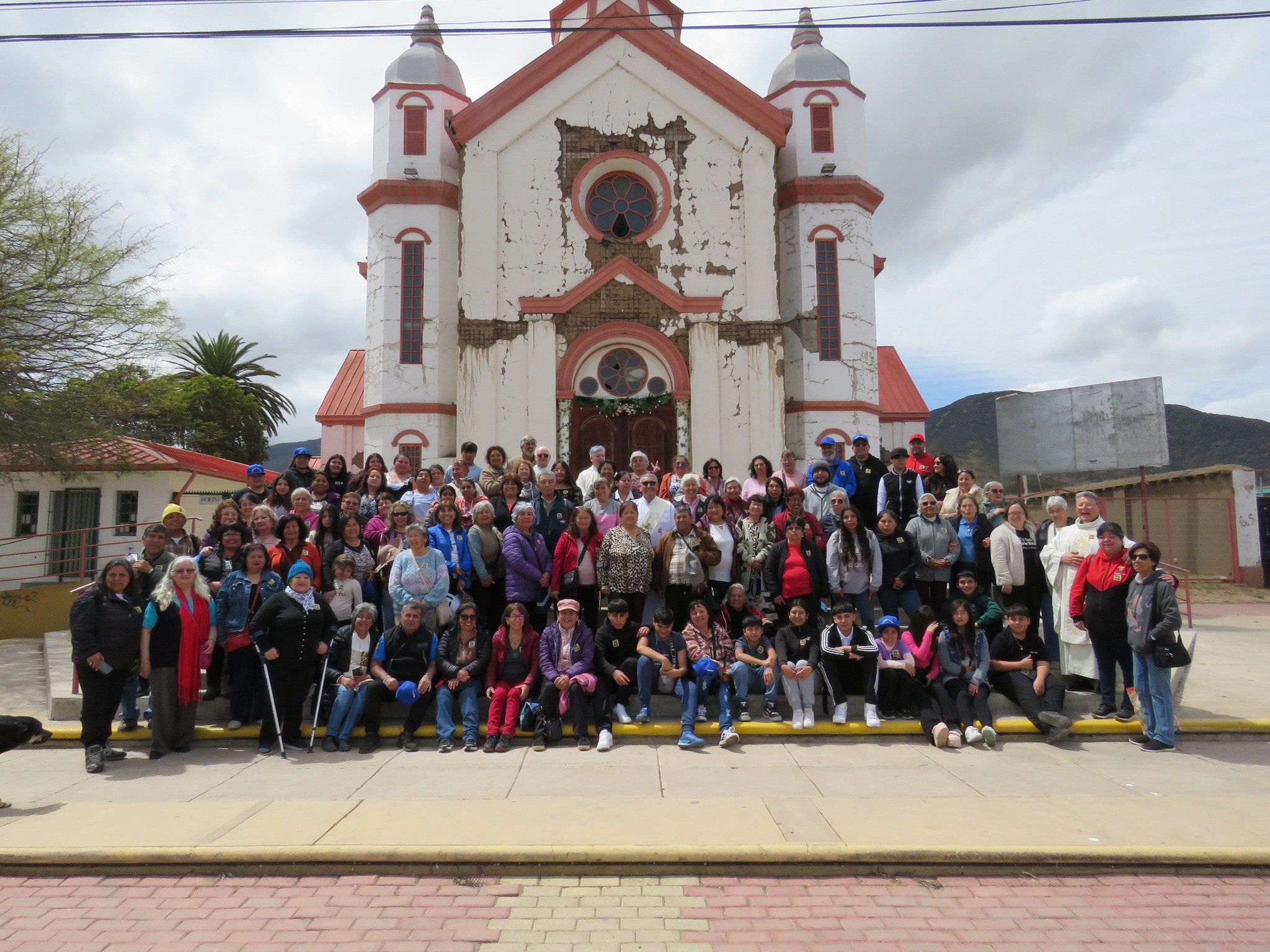 Galería de imágenes de “San Juan Evangelista” de La Serena celebra su 114° aniversario con peregrinación al Santuario “El Niño Dios” de Sotaquí