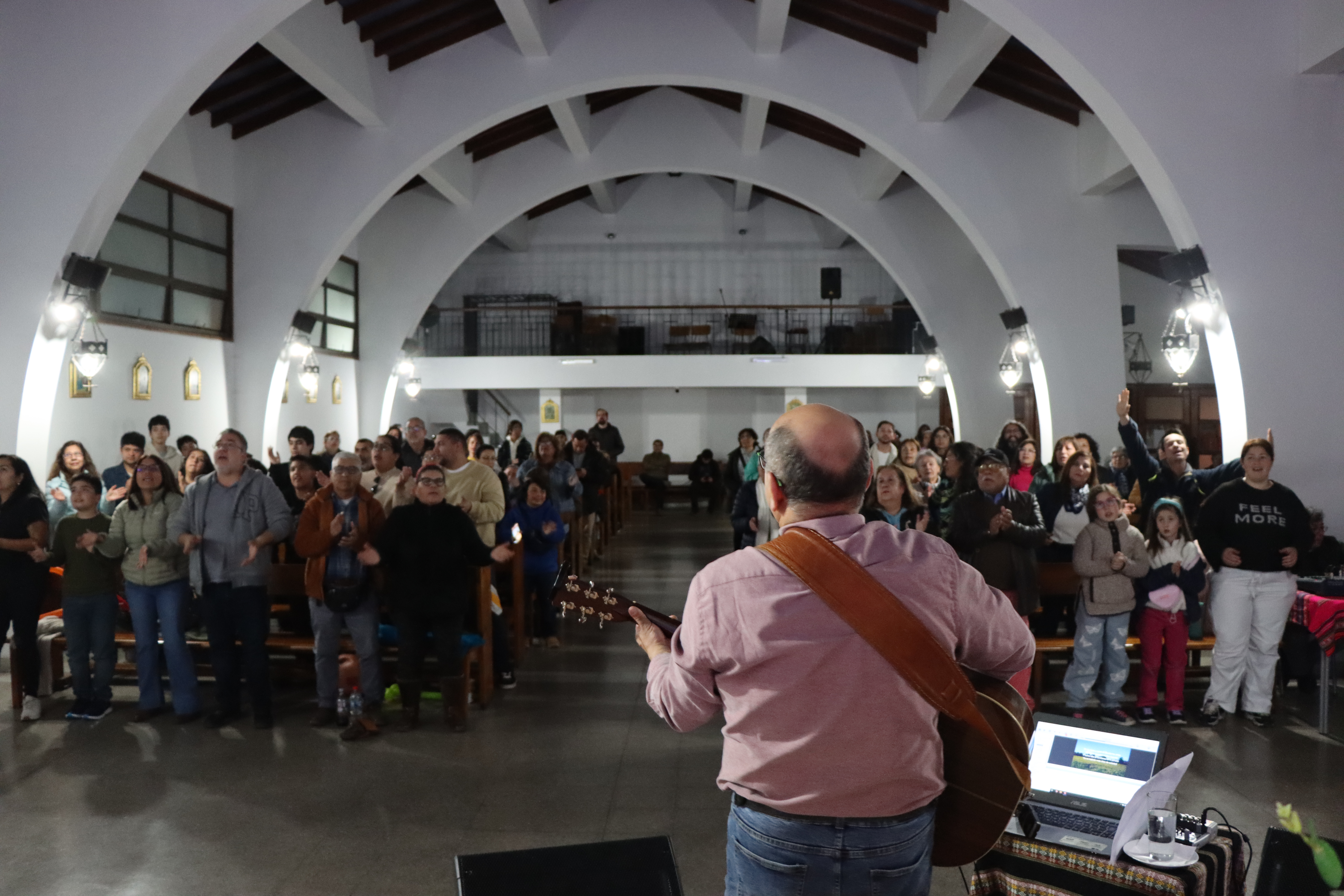 Galería de imágenes de Concierto de Fernando Leiva en La Serena prepara el camino hacia la JNJ 2025