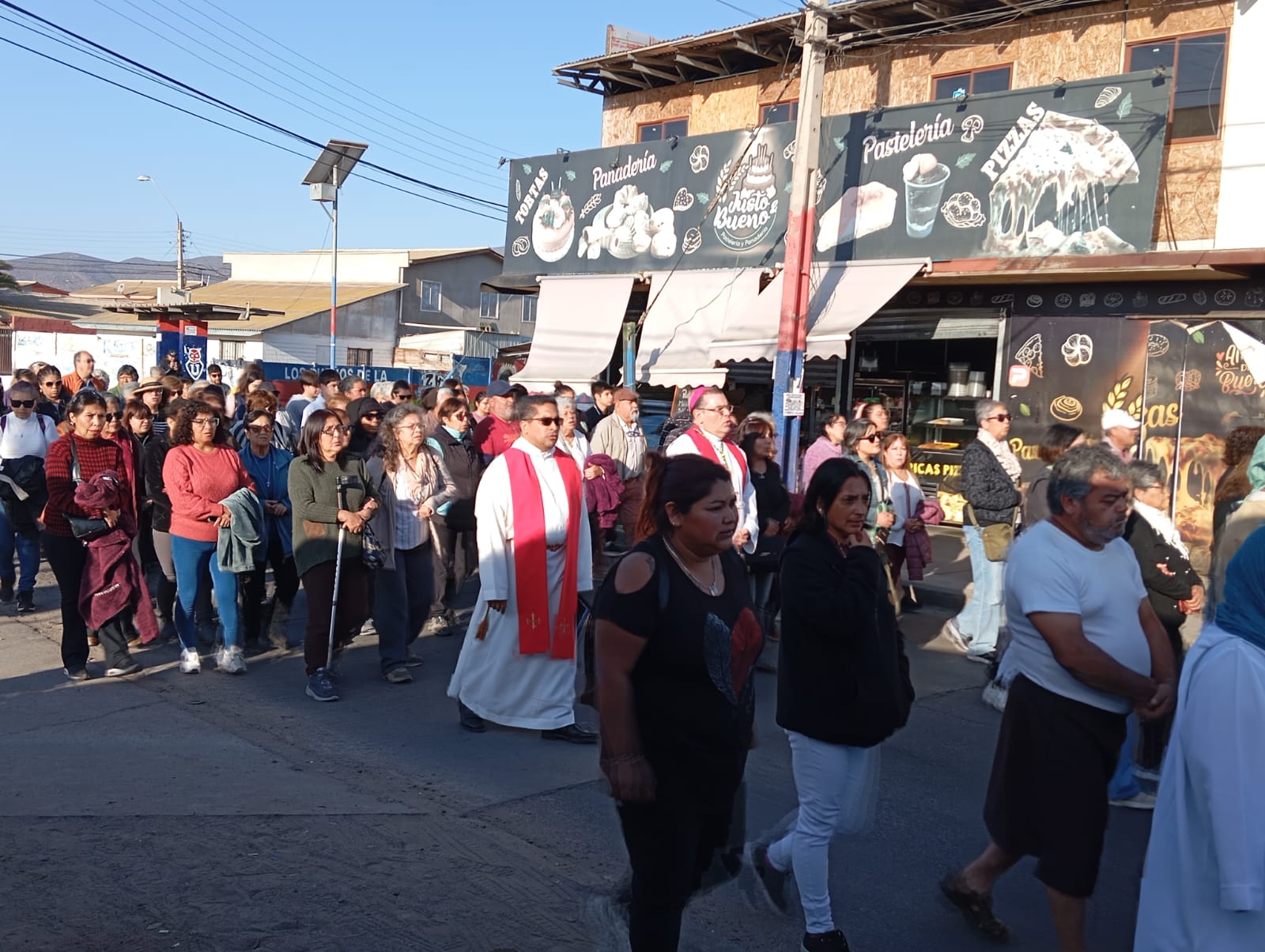 Galería de imágenes de Comunidad de la parroquia “Cristo Resucitado” celebró con alegría su fiesta patronal 