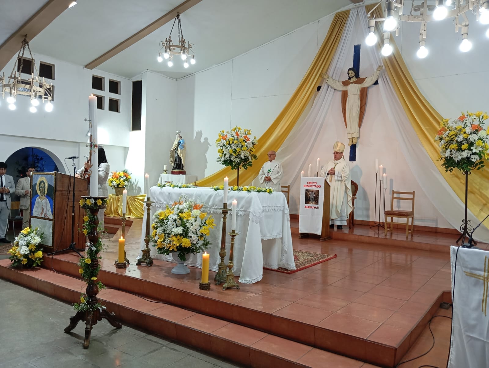 Galería de imágenes de Comunidad de la parroquia “Cristo Resucitado” celebró con alegría su fiesta patronal 