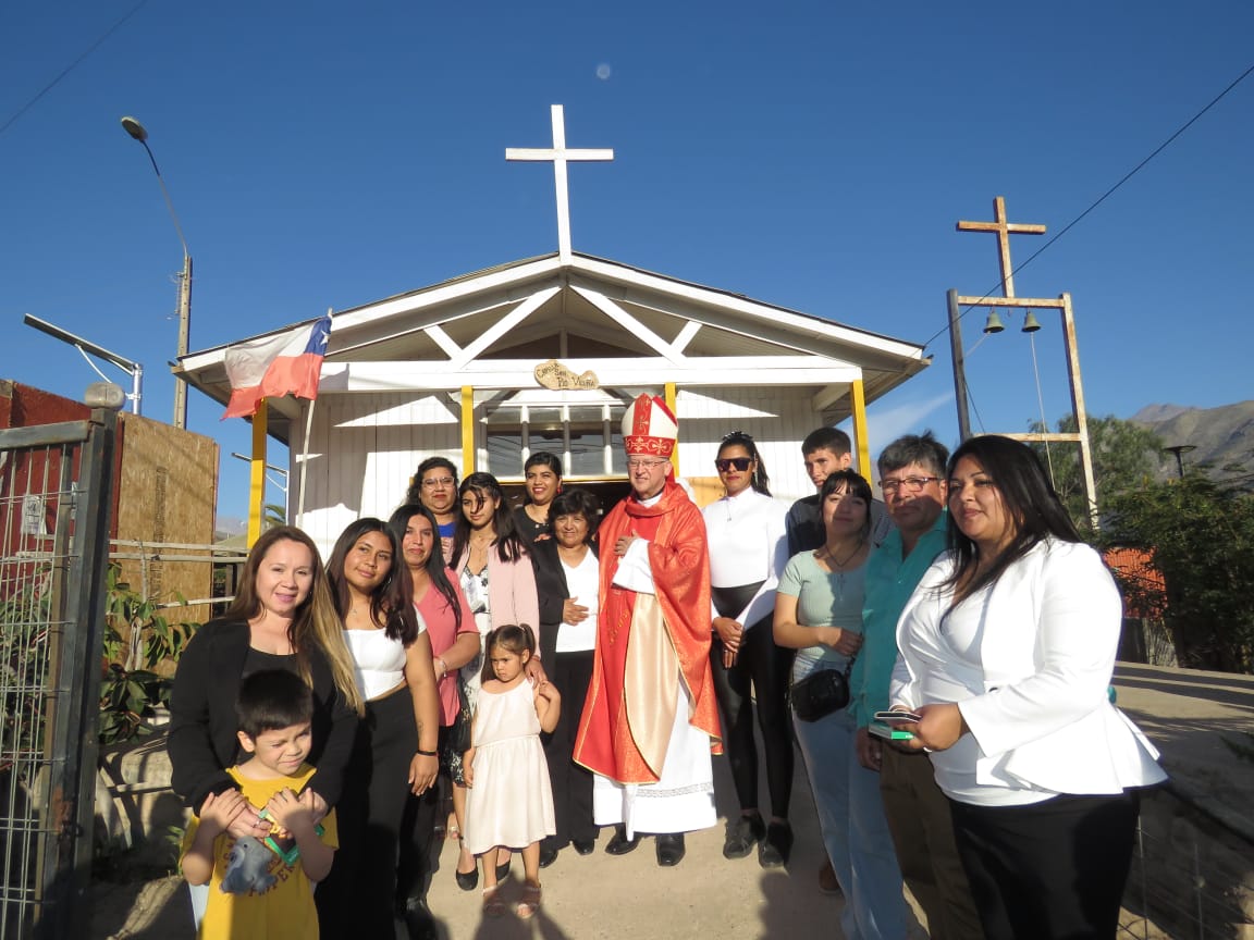 En la capilla “San Pío”, perteneciente a la parroquia “Inmaculada Concepción” de Vicuña, confirmaciones en contexto de celebración patronal.