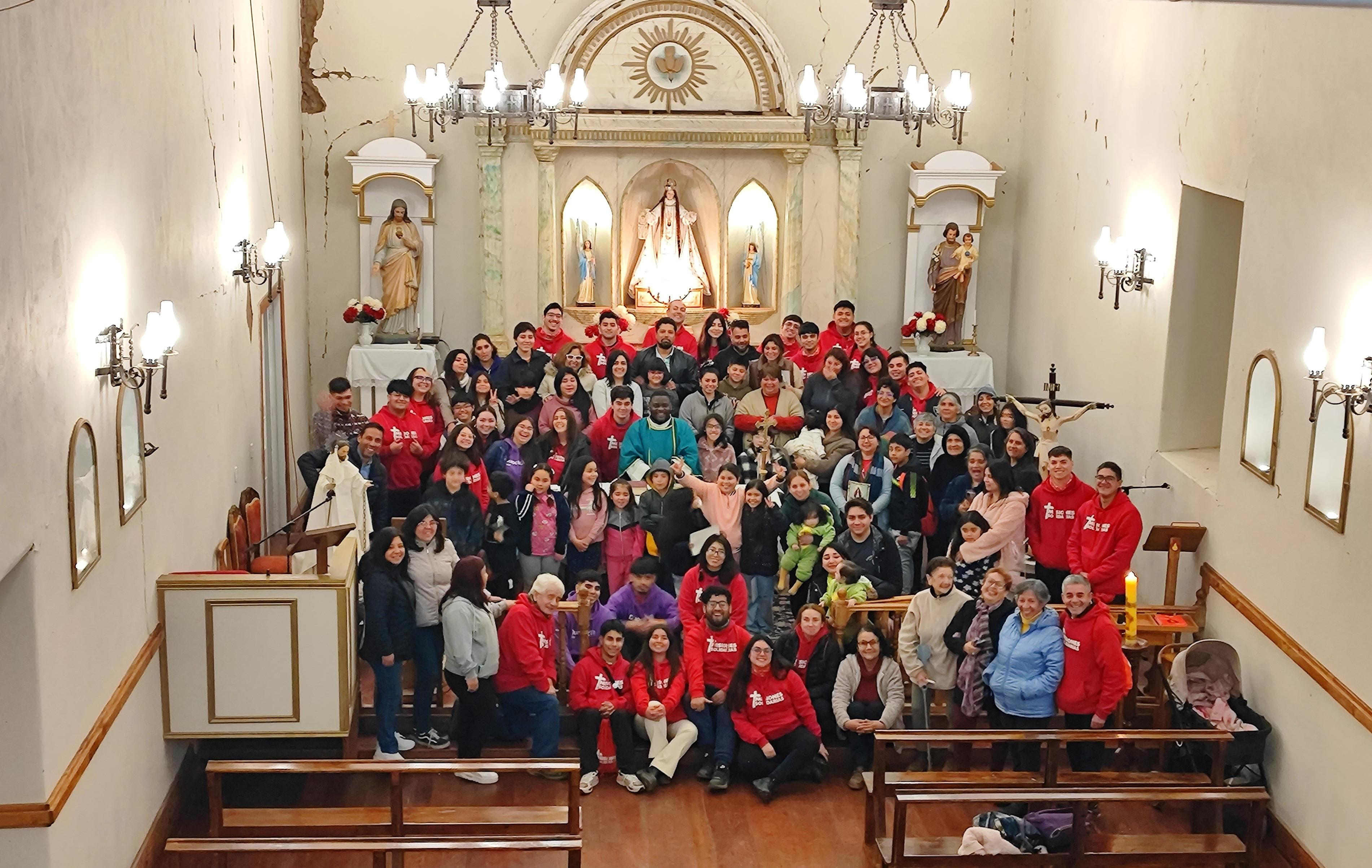 Galería de imágenes de Jóvenes misioneros del DUOC revitalizan la comunidad de "El Molle" con acciones solidarias y espirituales