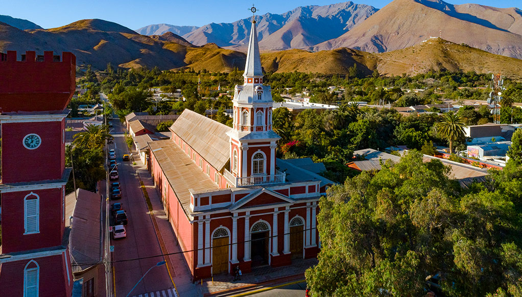 "Inmaculada Concepción" de Vicuña lanza campaña "Luz para el Templo Parroquial"