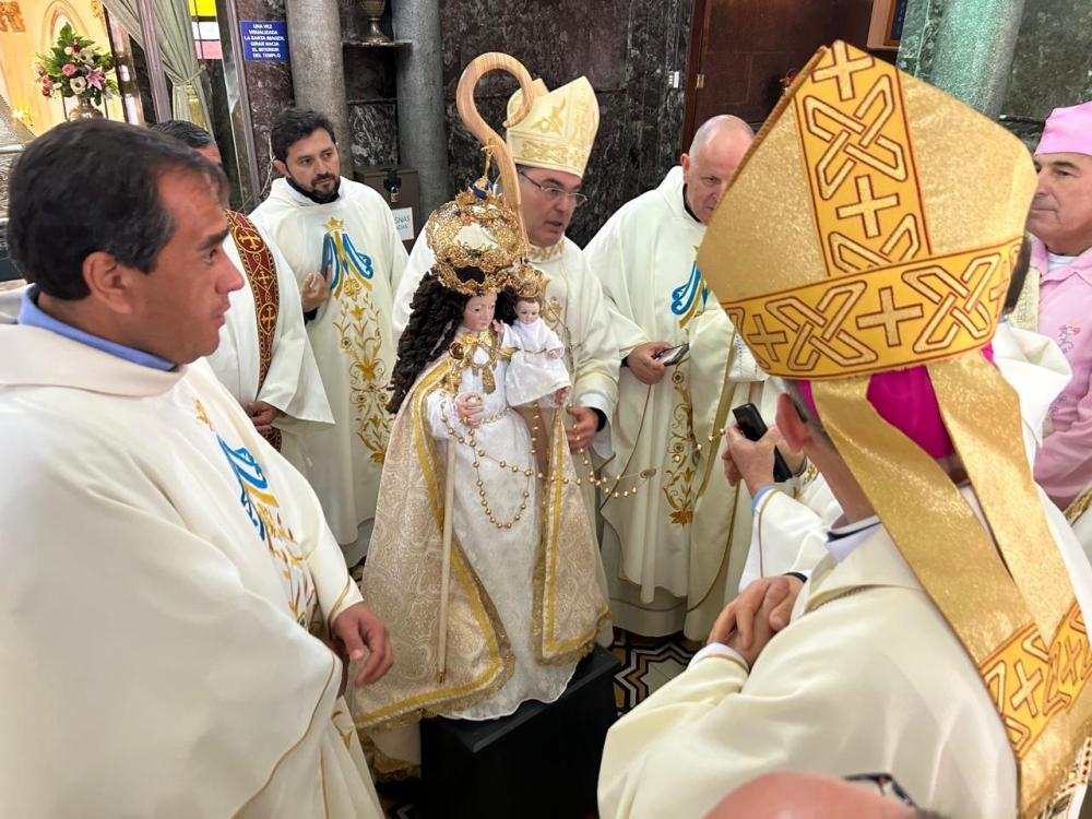 Galería de imágenes de Mons. Enrique Balzán Caruana encomienda su episcopado a la “Chinita de Andacollo”