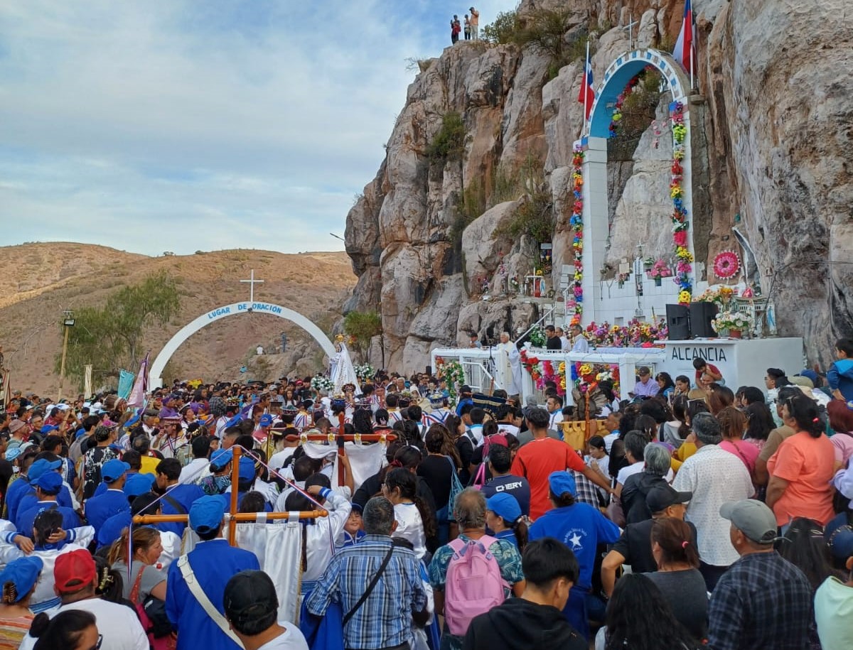 Galería de imágenes de Fieles celebran con devoción fiesta de la Virgen de la Piedra en Combarbalá