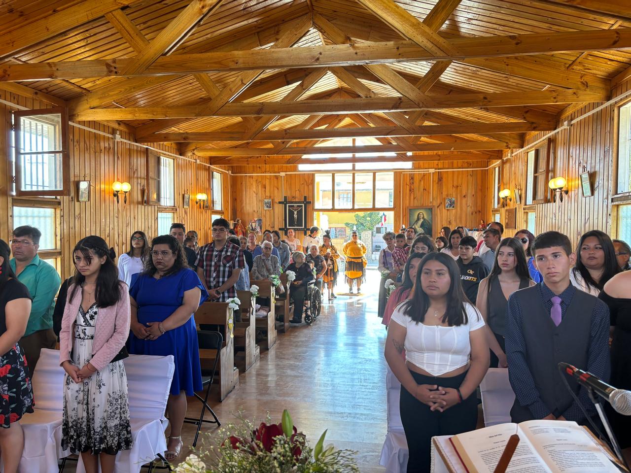 Galería de imágenes de En la capilla “San Pío”, perteneciente a la parroquia “Inmaculada Concepción” de Vicuña, confirmaciones en contexto de celebración patronal.