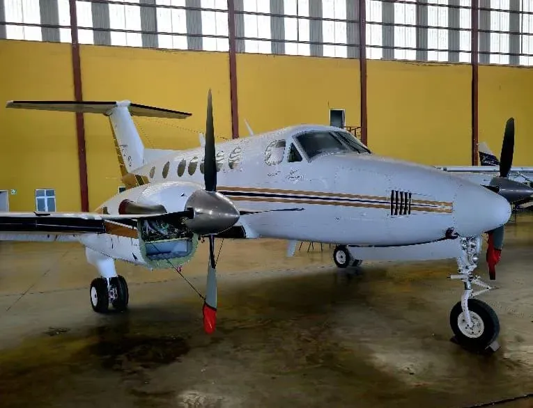 1999 Beechcraft King Air B200, photo 2