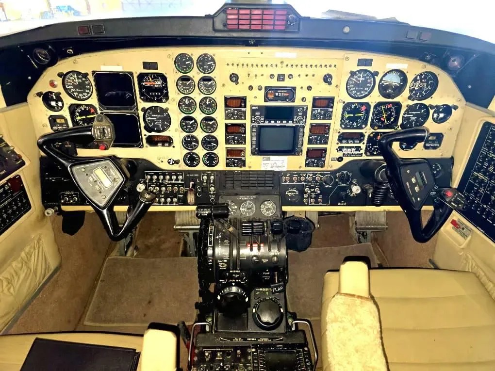 1999 Beechcraft King Air B200, photo 3